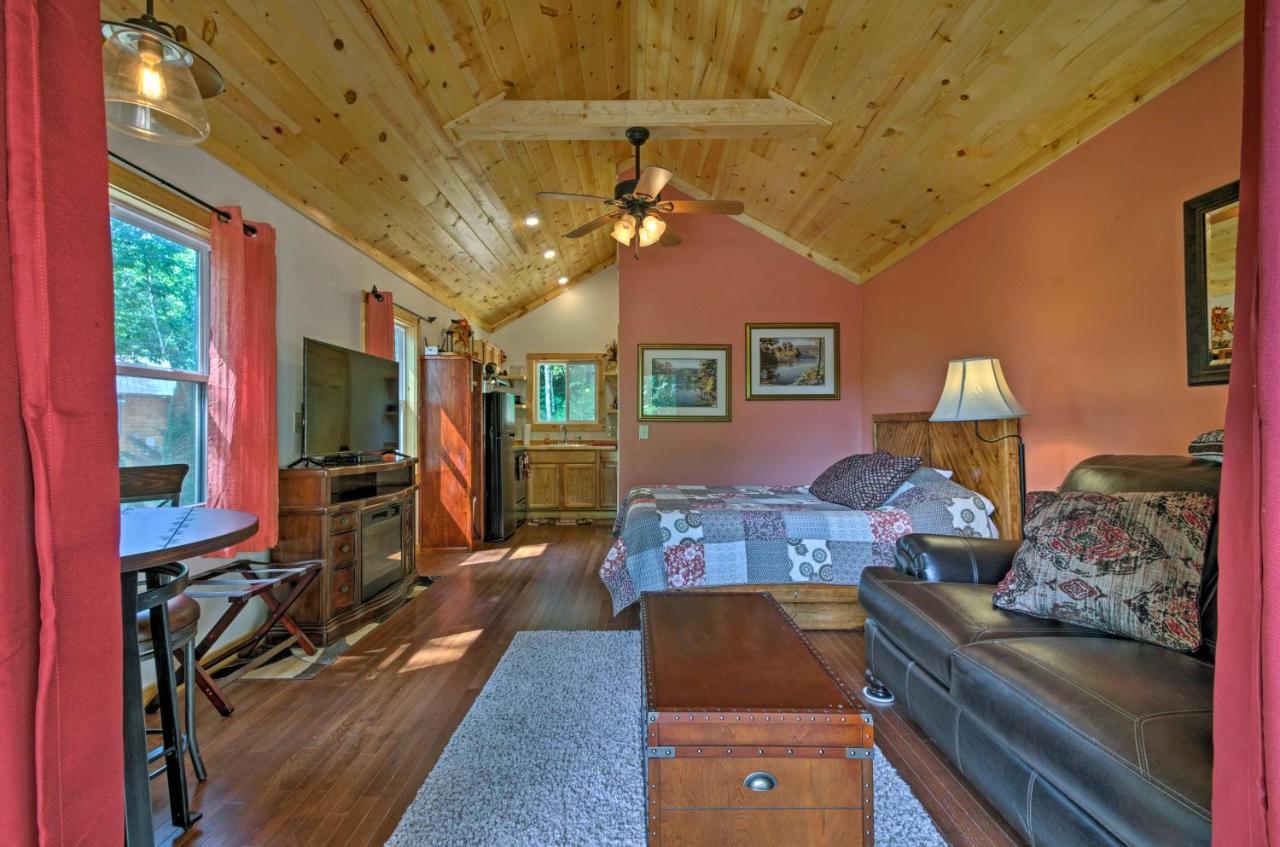Bryson City Studio With Hot Tub - Near Nantahala! Ngoại thất bức ảnh