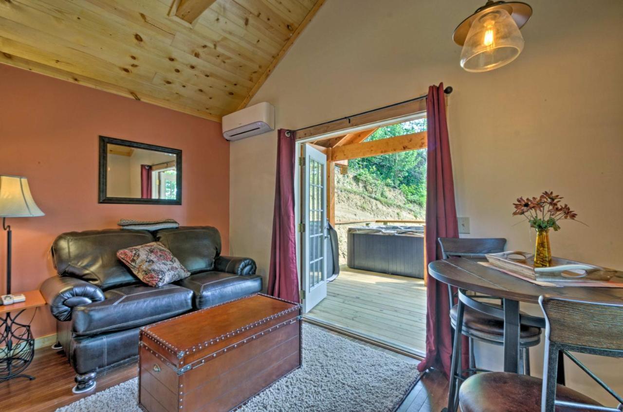 Bryson City Studio With Hot Tub - Near Nantahala! Ngoại thất bức ảnh