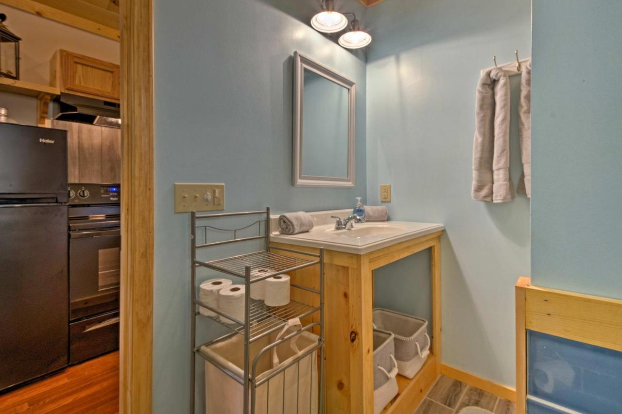 Bryson City Studio With Hot Tub - Near Nantahala! Ngoại thất bức ảnh